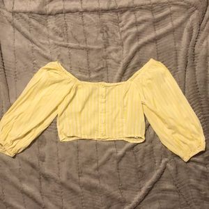 Yellow crop top! 💛